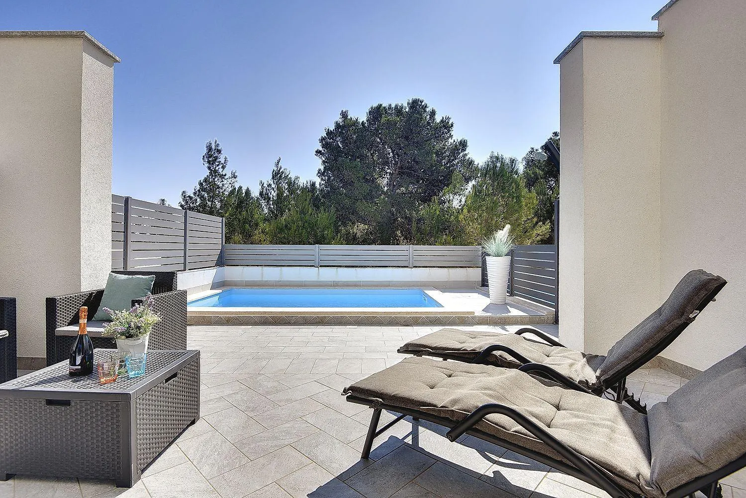 500 Meter Zum Strand Mit Privatpool, Meerblick, Klima, Wlan Liznjan