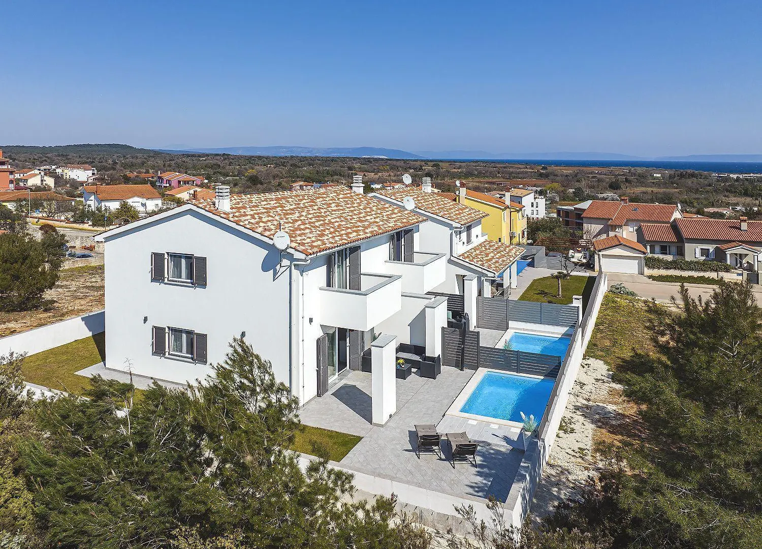 500 Meter Zum Strand Mit Privatpool, Meerblick, Klima, Wlan Liznjan Holiday home
